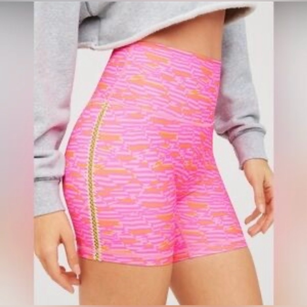 OFFLINE By Aerie Crochet Inset 5" Bike Short Geometric Pattern Pink & Orange